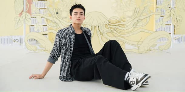 Profile, tiểu sử và sự nghiệp của chàng ca sĩ  thế hệ gen Z tuổi rồng đầy tài năng MONO