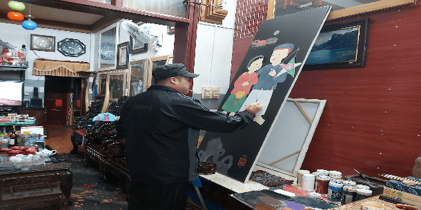 Artist Manh Sang