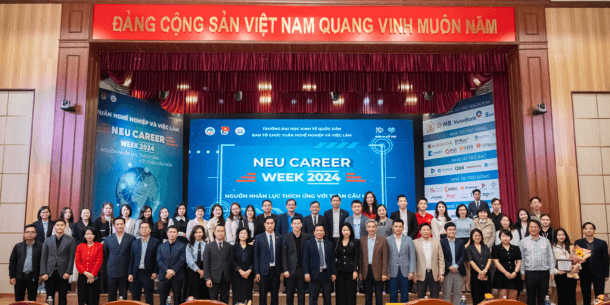 KHỞI ĐỘNG NEU CAREER WEEK 2025 - HÀNH TRANG VỮNG BƯỚC TRÊN CON ĐƯỜNG SỰ NGHIỆP